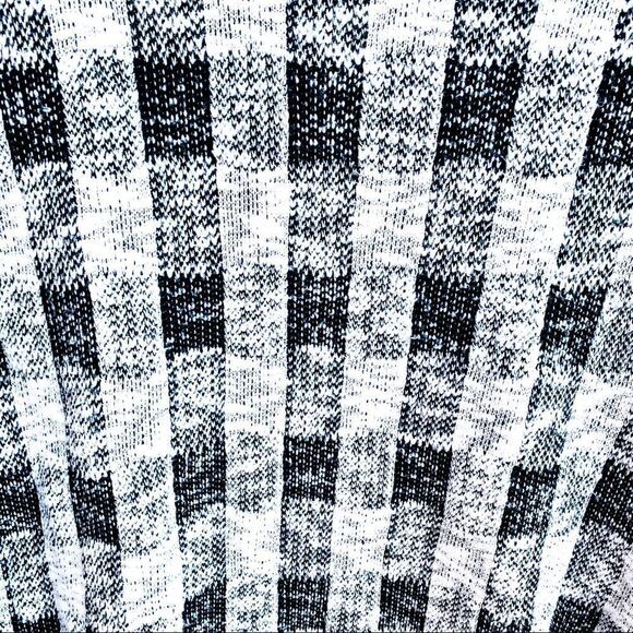 Chelsea and Violet Black White Plaid Check Top - Picture 5 of 11